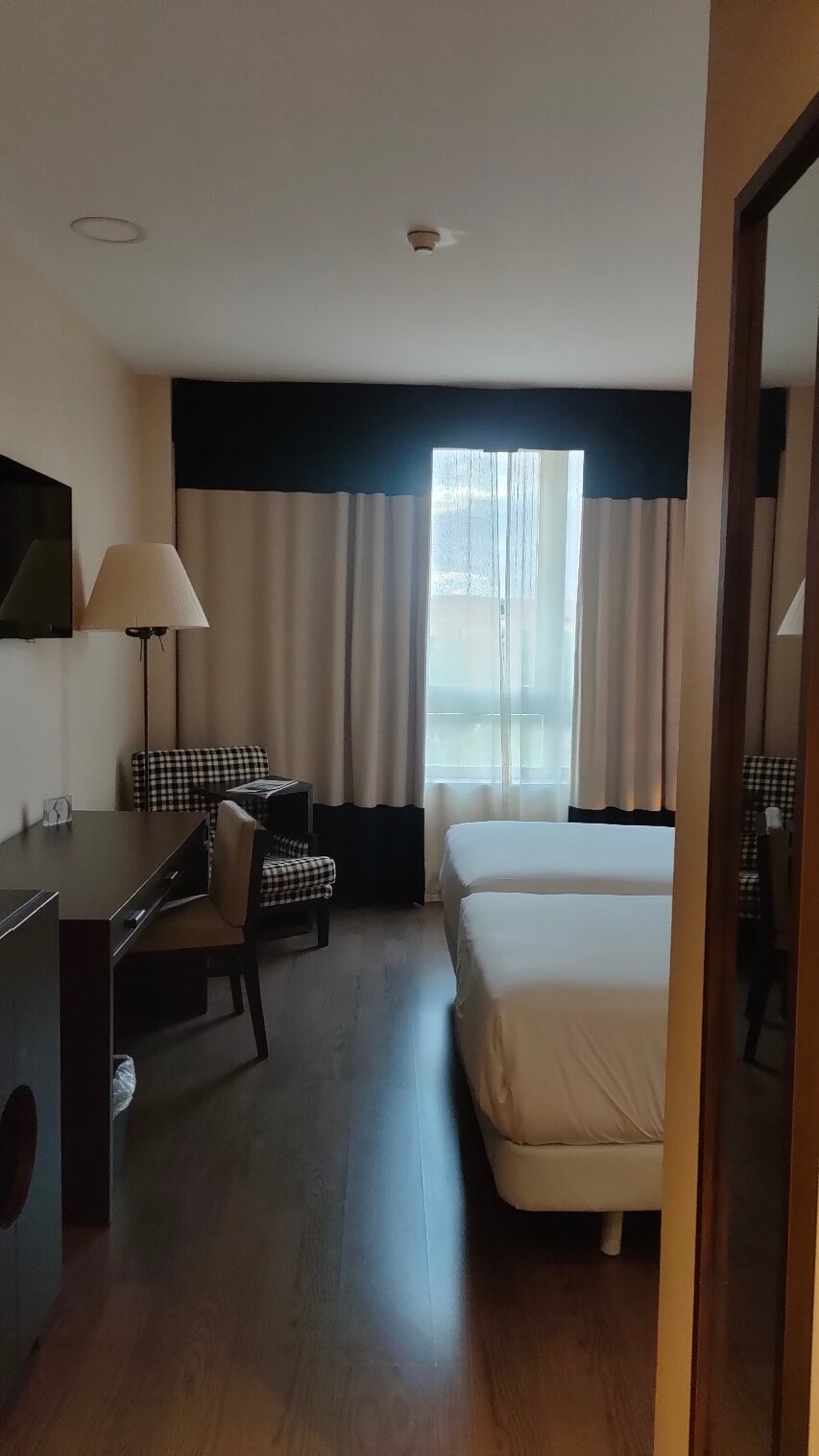 瓦拉多利巴拉格NH酒店-官方