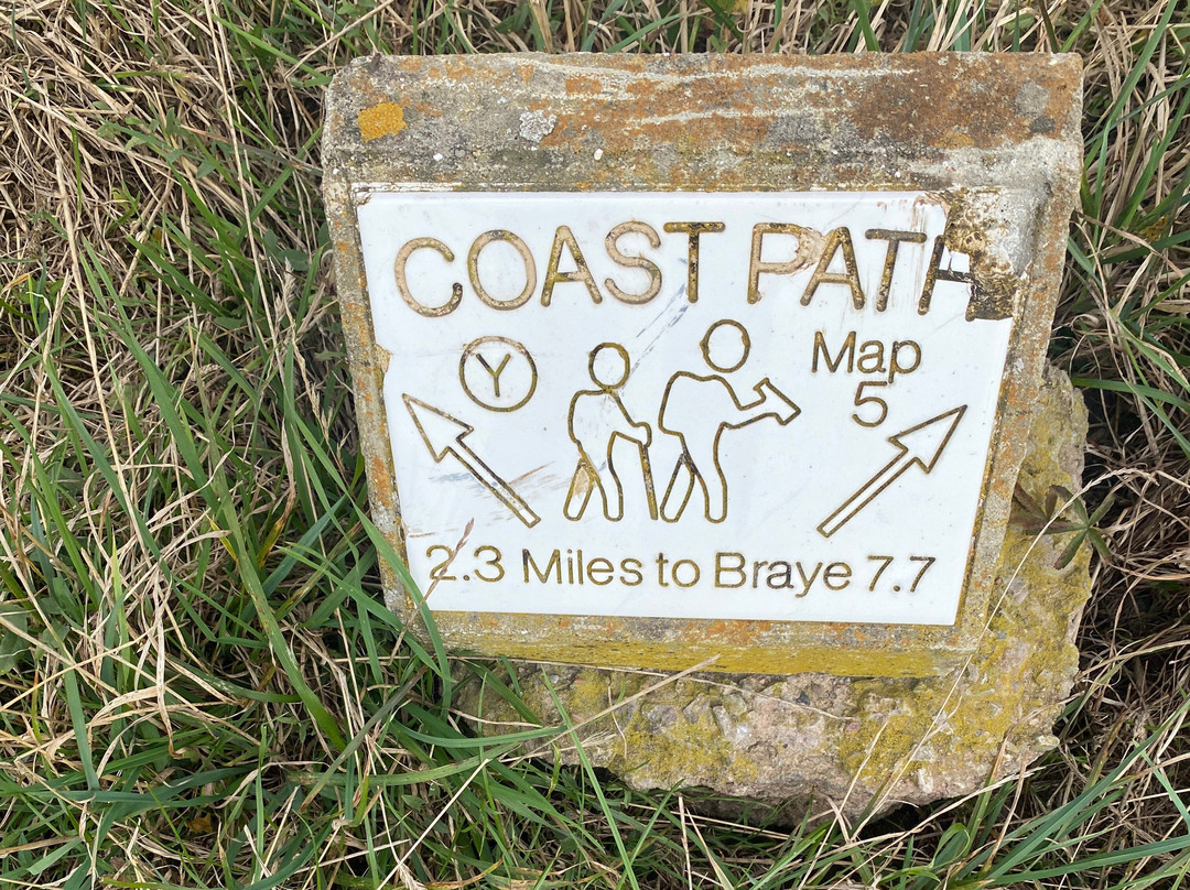 Alderney Coastal Path-Alderney必去景点