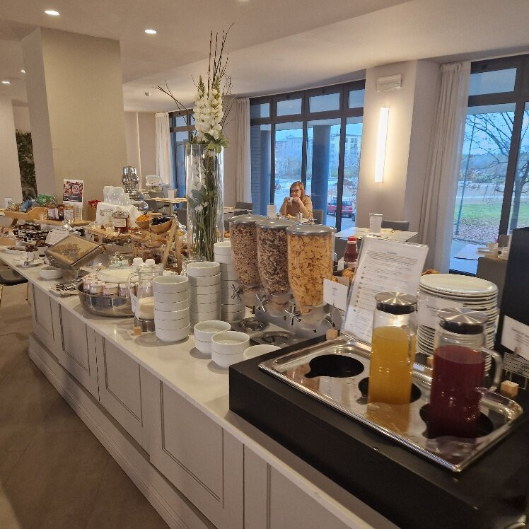 贝斯特韦斯特卡瓦列利酒店主图