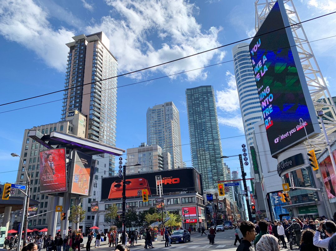 央街-列治文山必去景点