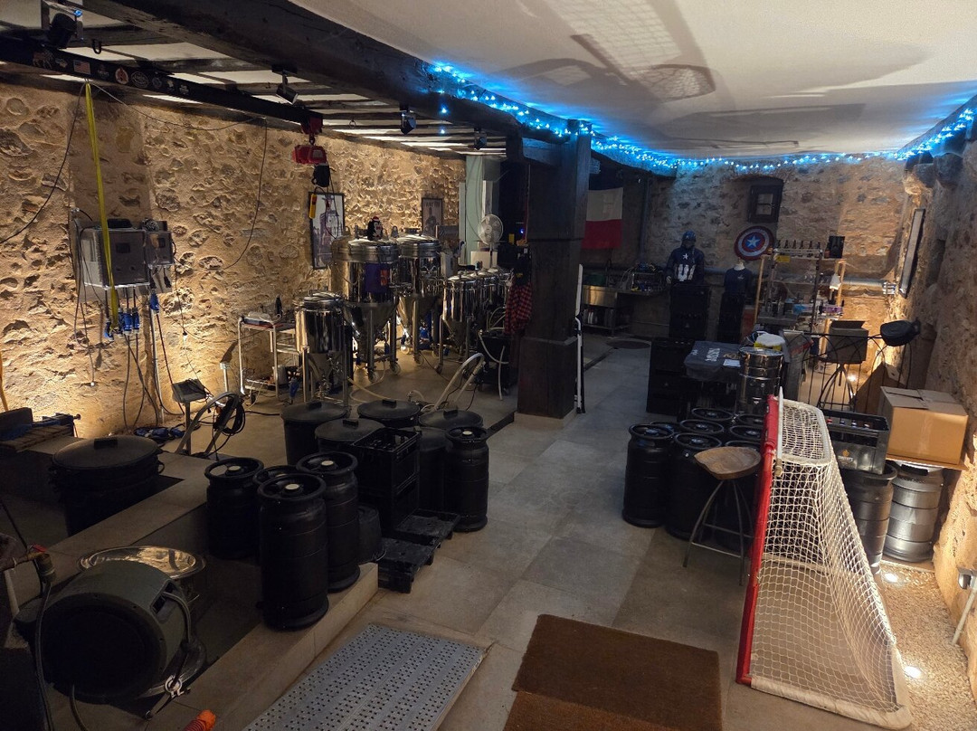 Timothy's Le Brasseur du Pape-艾古斯汉必去景点