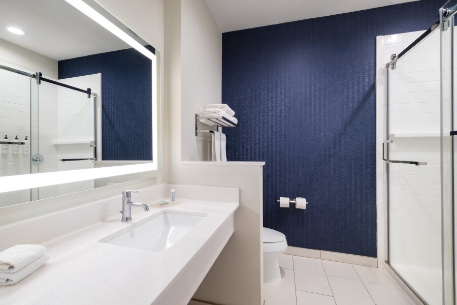 Fairfield Inn & Suites by Marriott West Monroe-浴室