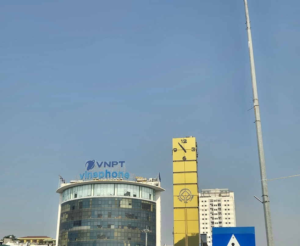 Clock Tower Roundabout-Ha Long City必去景点
