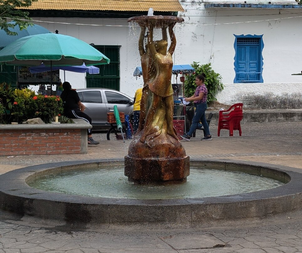 Catedral Nuestra Señora del Rosario-Honda必去景点