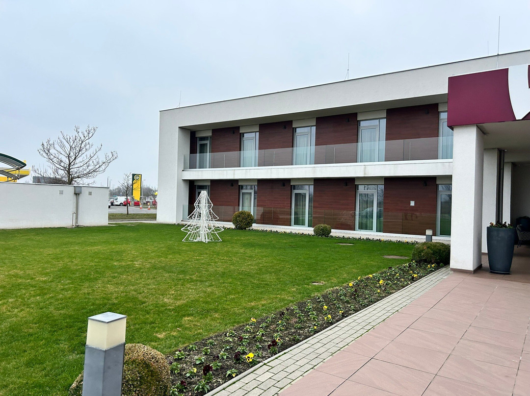 Outlet Hotel Polgár主图