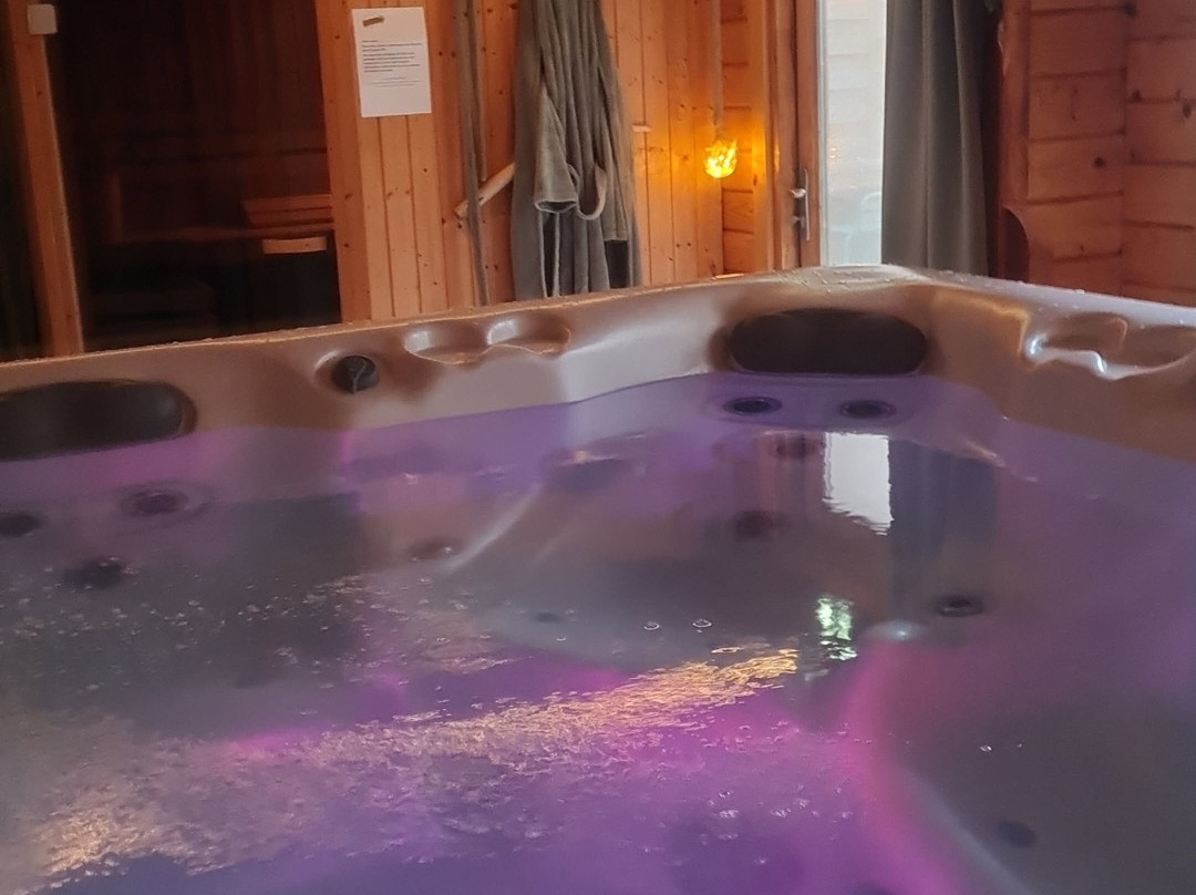 La Grange aux Abeilles par Estivamiels-Estivareilles必去景点