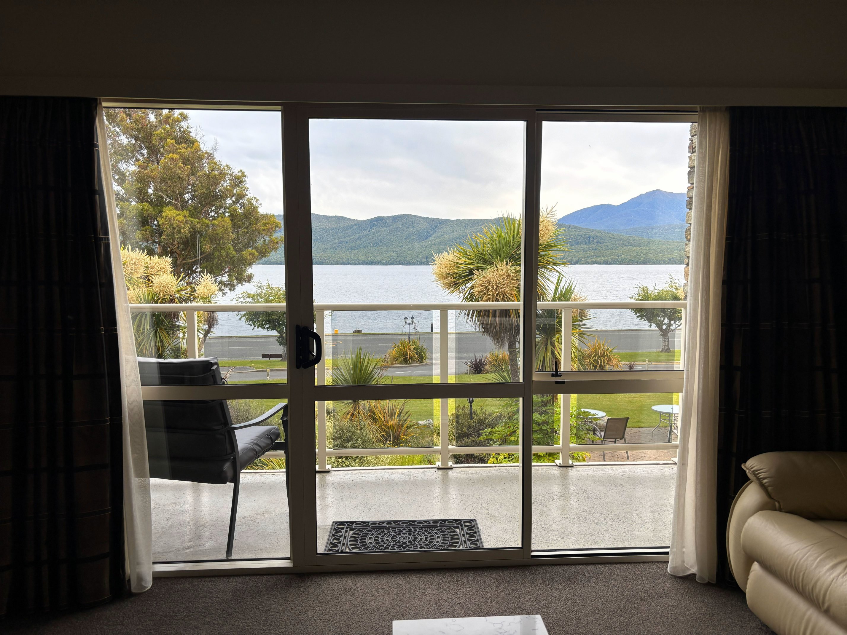 峡湾湖景汽车旅馆公寓-酒店景观