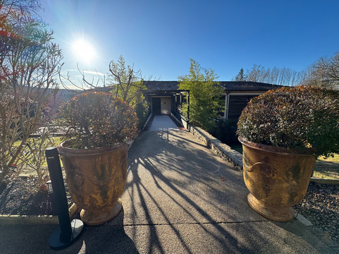 艾克斯圣维克多山旅舍酒店主图