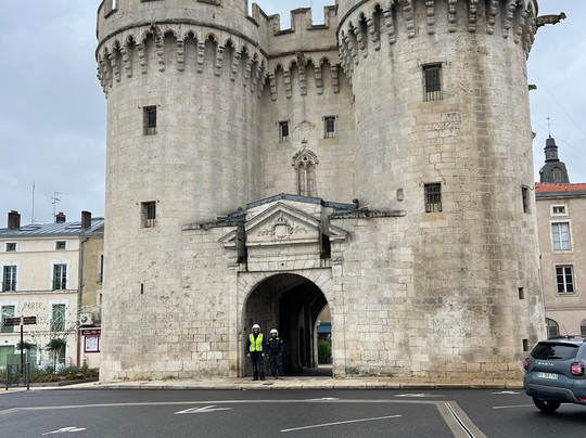 艾达普酒店主图