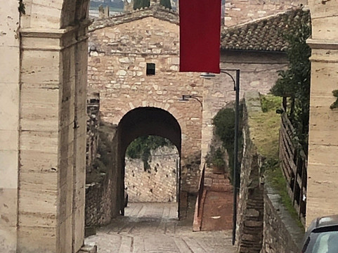 Torri di Properzio e Porta Venere-Spello必去景点