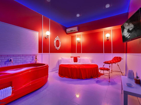 Metro Elegance Suites