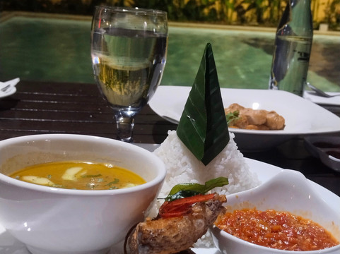 桑蒂大酒店主图