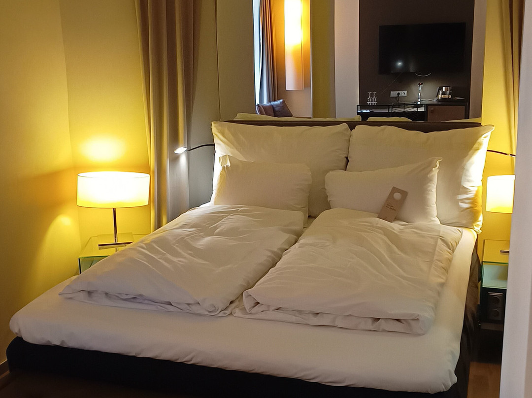 凯隆酒店-艾德莫洛主图