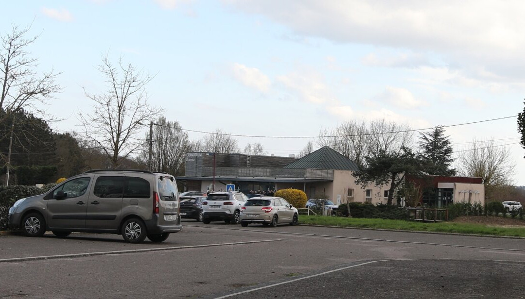 Crématorium de Bourgogne-Crissey必去景点