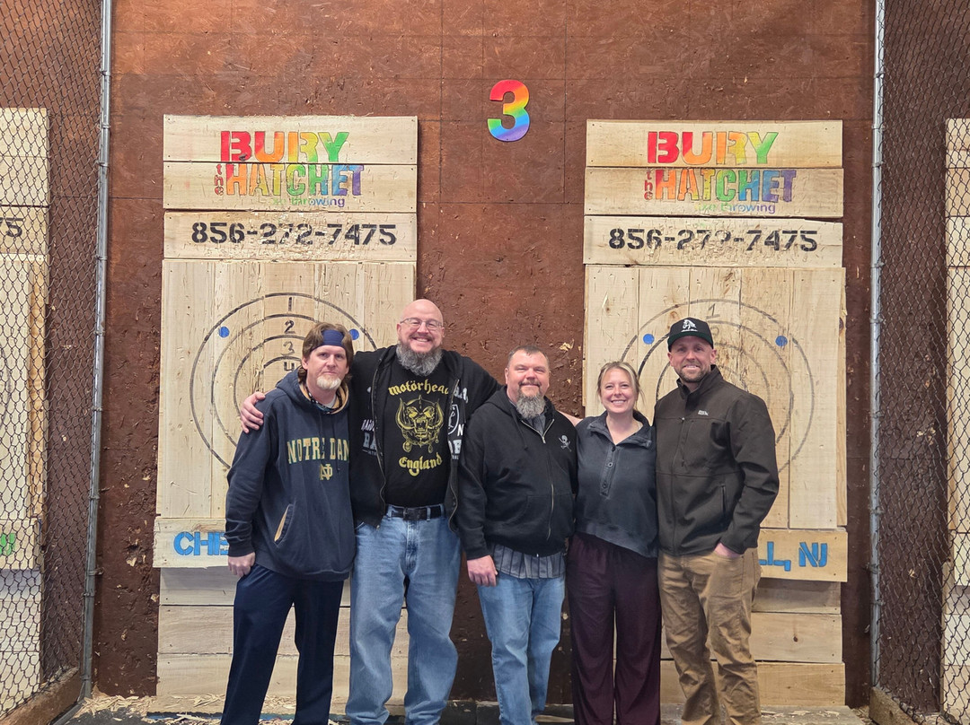 Bury The Hatchet Cherry Hill - Axe Throwing-切里希尔必去景点