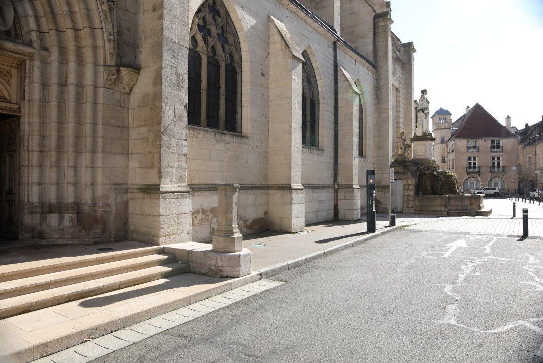 Collégiale Notre-Dame de Dole-多勒必去景点
