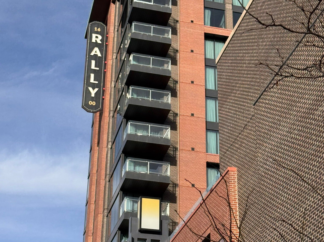 麦格雷戈广场拉力酒店主图