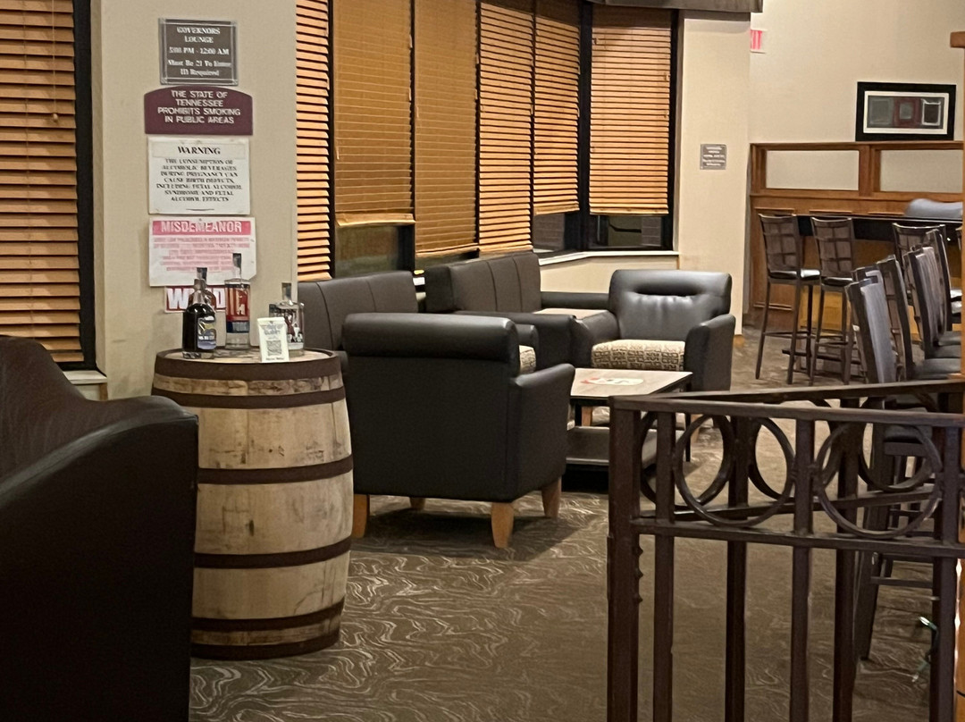 凯艺酒店-4号出口主图