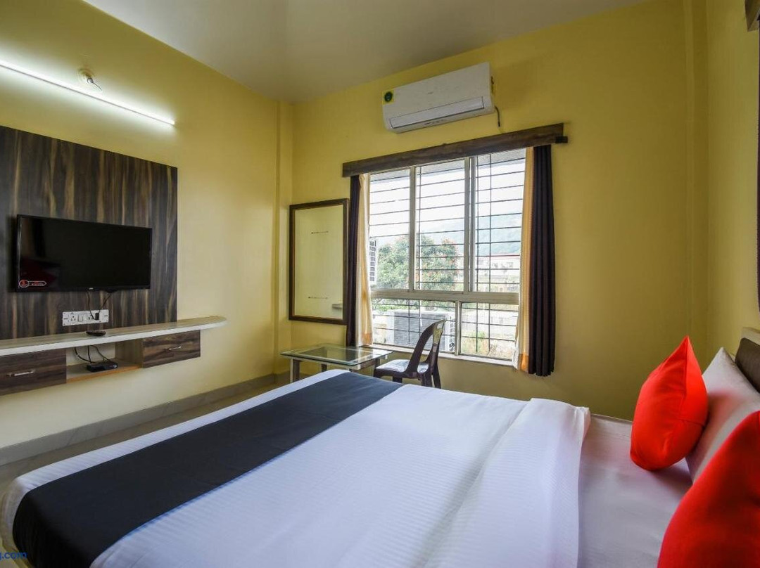 Capital O 64849 Dwarka Lodge