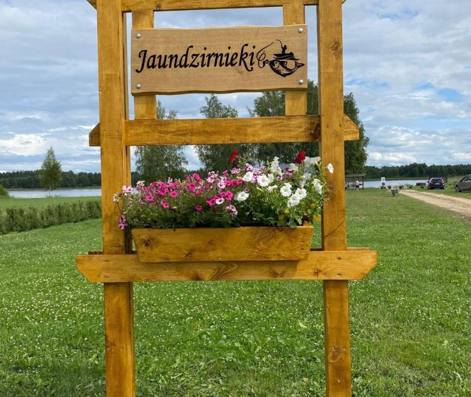 Jaundzirnieki