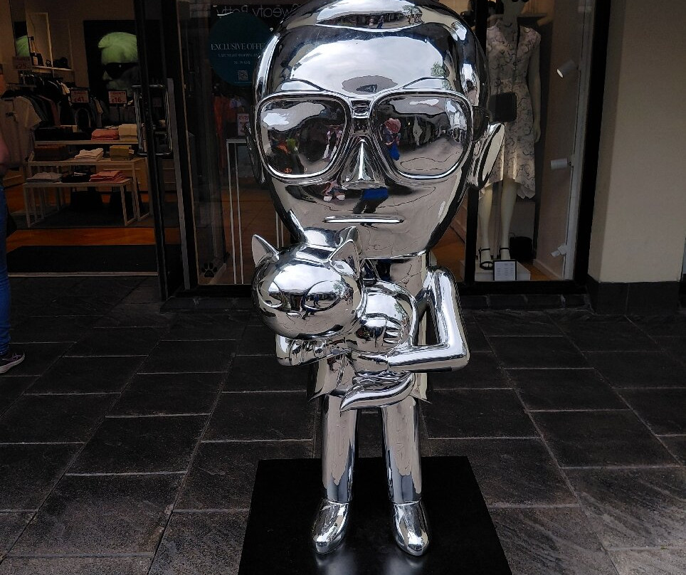 Designer Outlet Cheshire Oaks-埃尔斯米尔港必去景点