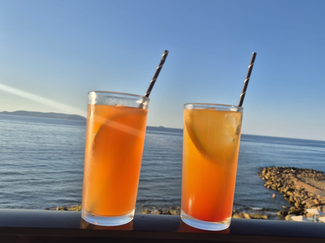 西蜜斯海滩酒店主图