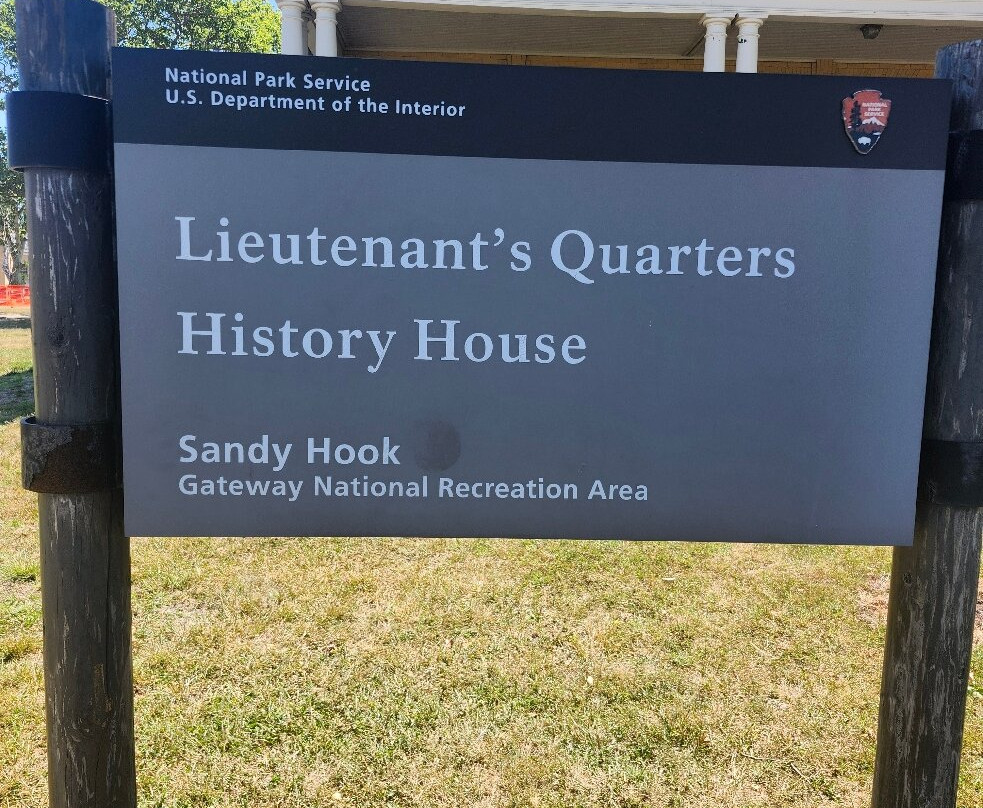 Sandy Hook Light House-Fort Hancock必去景点
