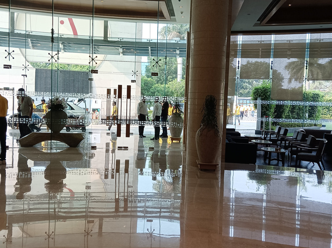 拉利特昌迪格酒店主图
