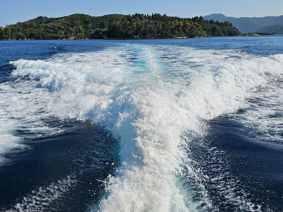 Escape Boat Cruises-Nikiana必去景点