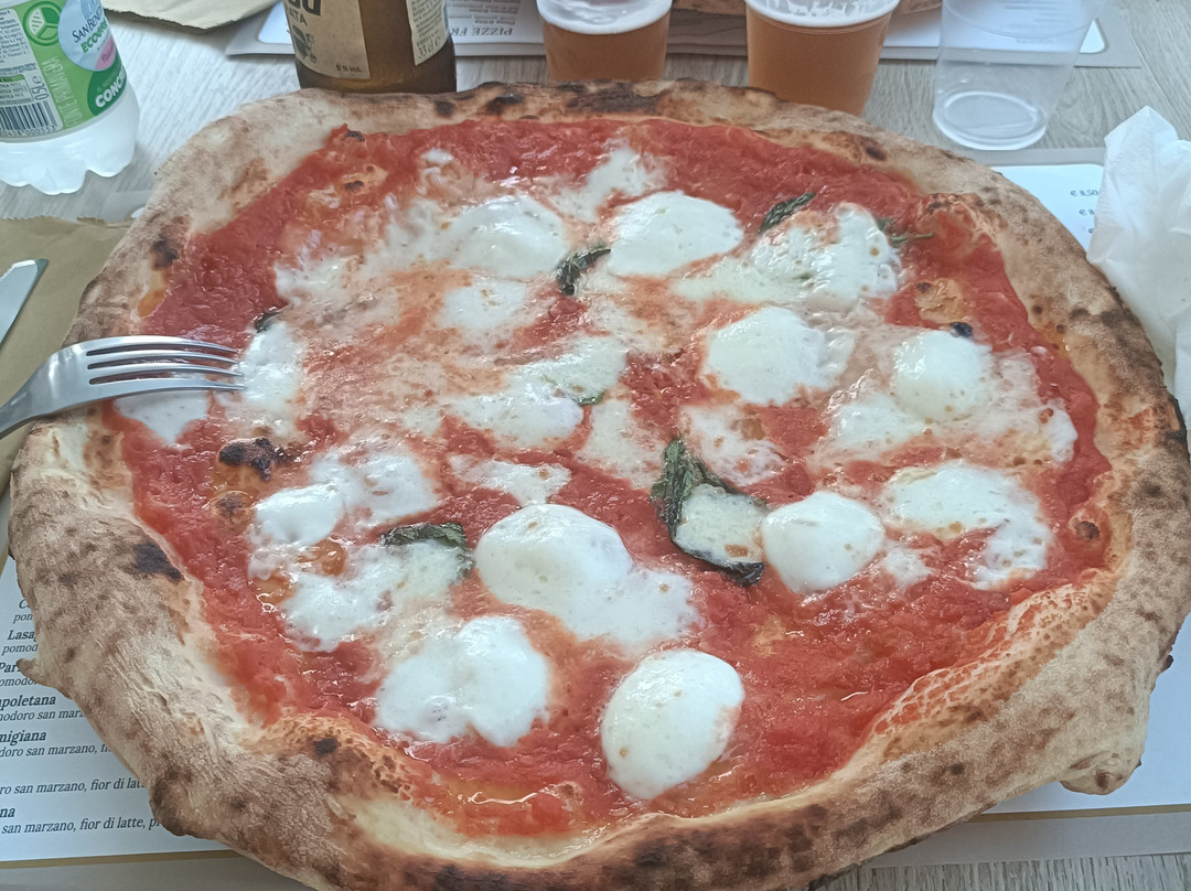 Made in Napoli Pizza e sfizi