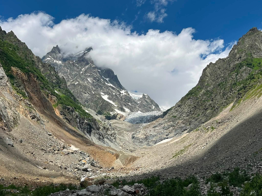Chaladi Glacier-梅斯蒂亚必去景点