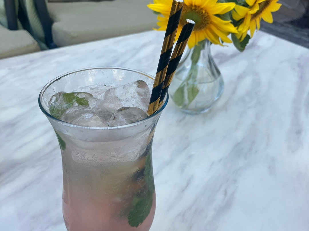巴博斯特城堡酒店主图