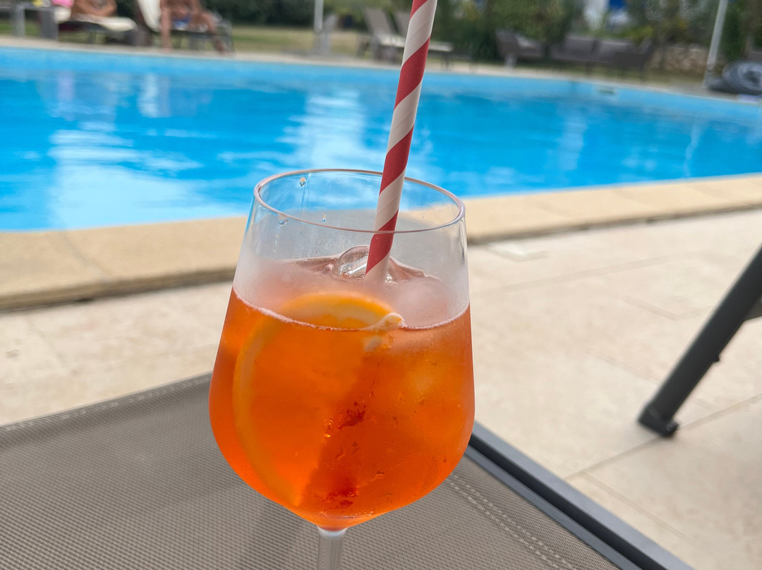 Manora家庭度假酒店主图