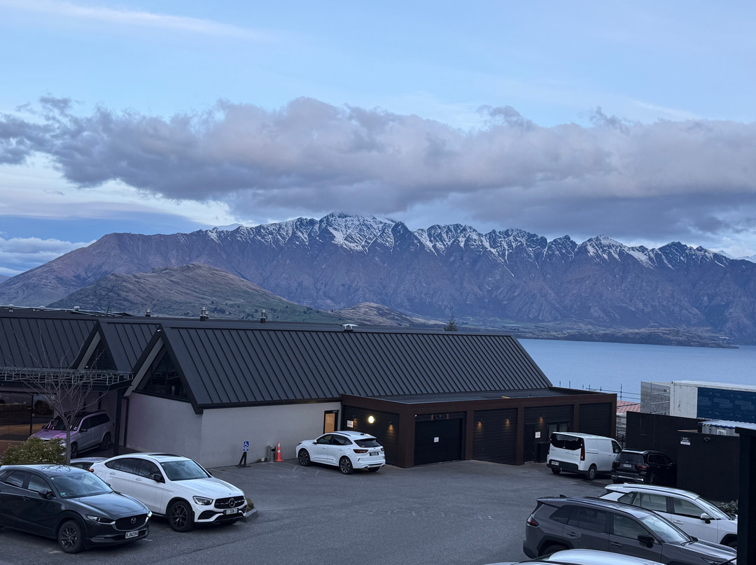 卡马那湖屋酒店主图