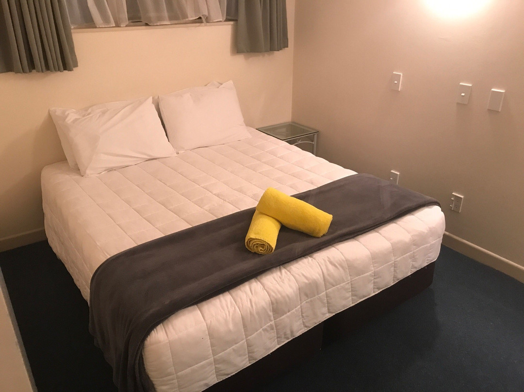 Fountain Court Motor Inn Motel