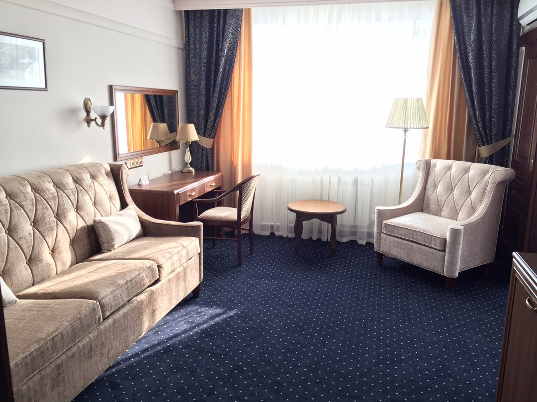 Hotel Oktyabrskaya主图