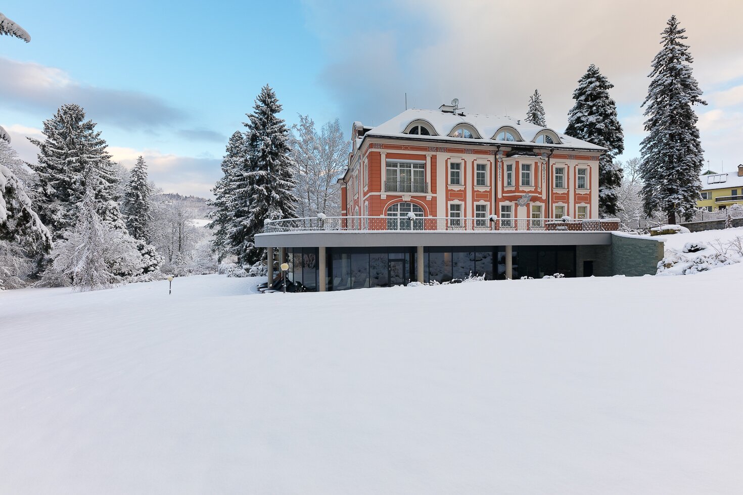 Wellness & Spa hotel Villa Regenhart-官方