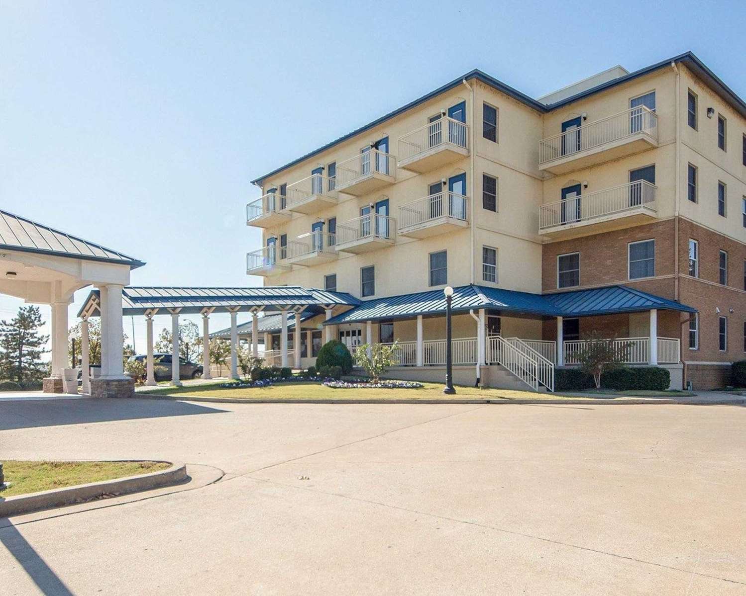 Quality Inn Tulsa – Downtown West-官方