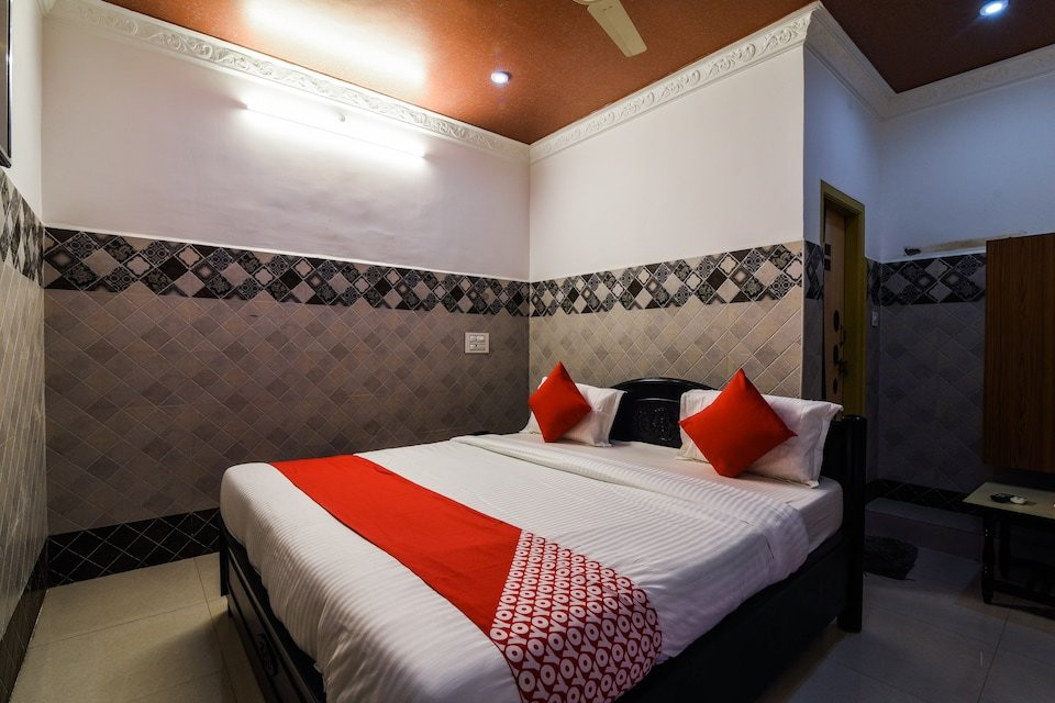 OYO 33005 Jkr Residency