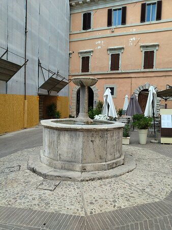 Piazza Fontana景点图片