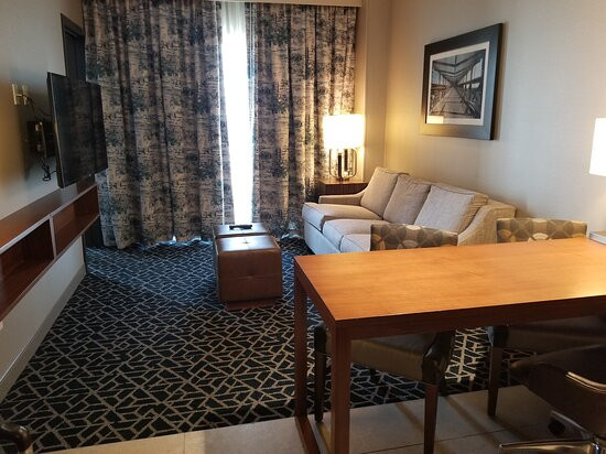 Embassy Suites by Hilton Denton Convention Center主图