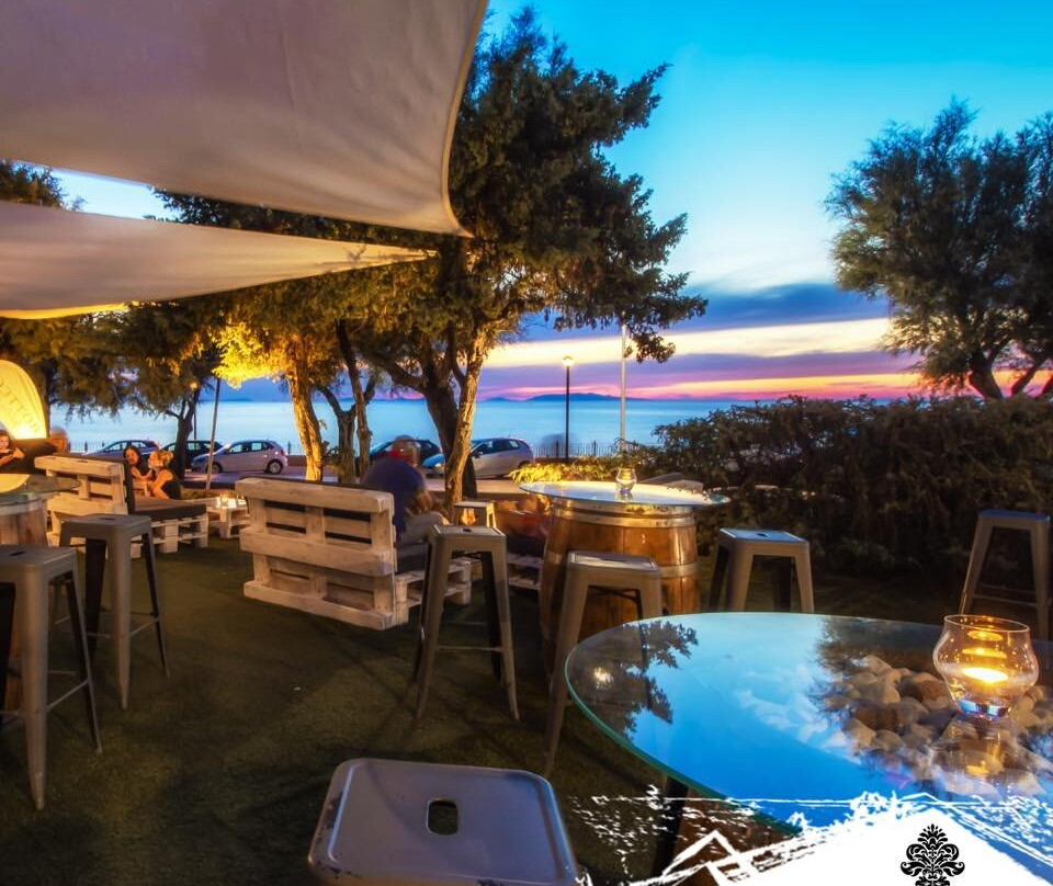 Lu Bagnu餐馆和美食-The Lounge Drink Sushi Bistrot