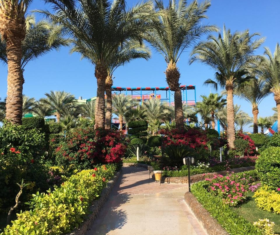 节庆花园度假酒店主图