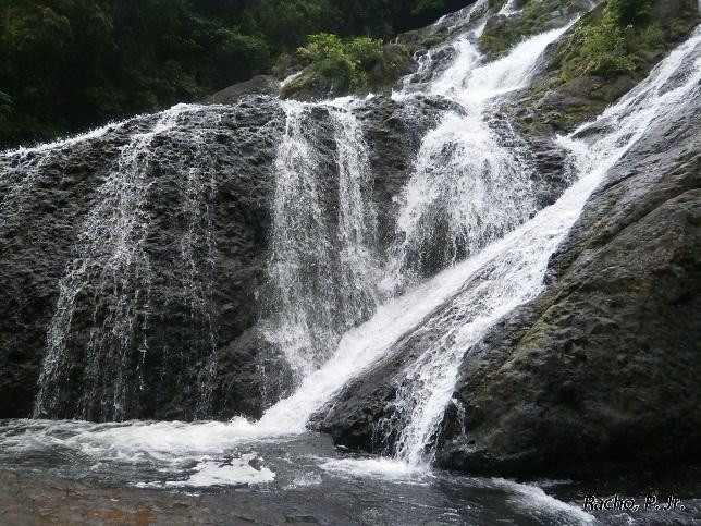 Tarangban Falls景点图片