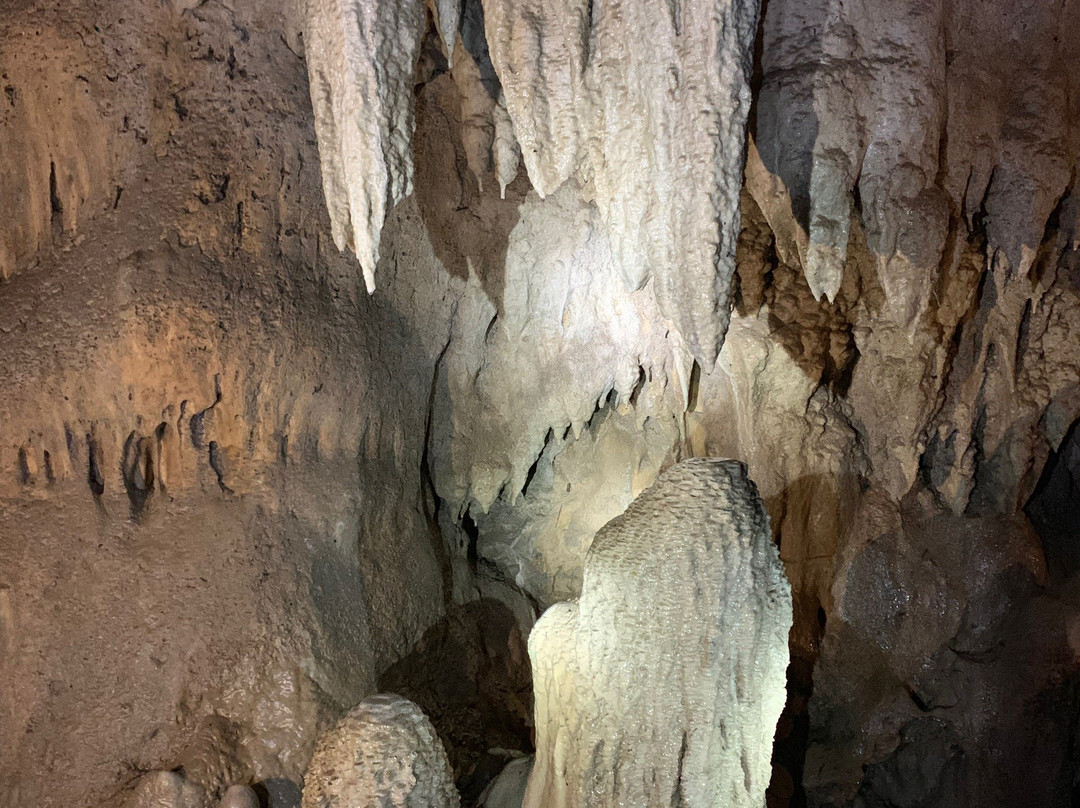 Cascade Caverns景点图片