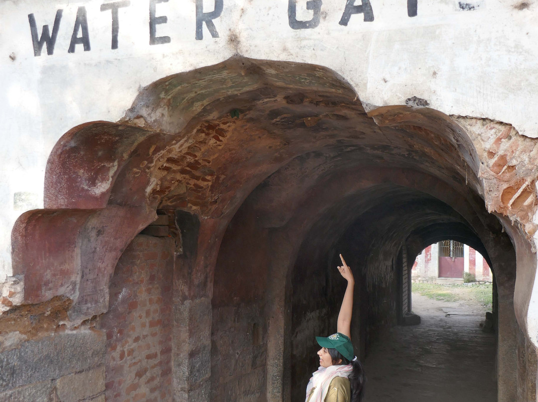 Water Gate And Secret Door To Fort景点图片