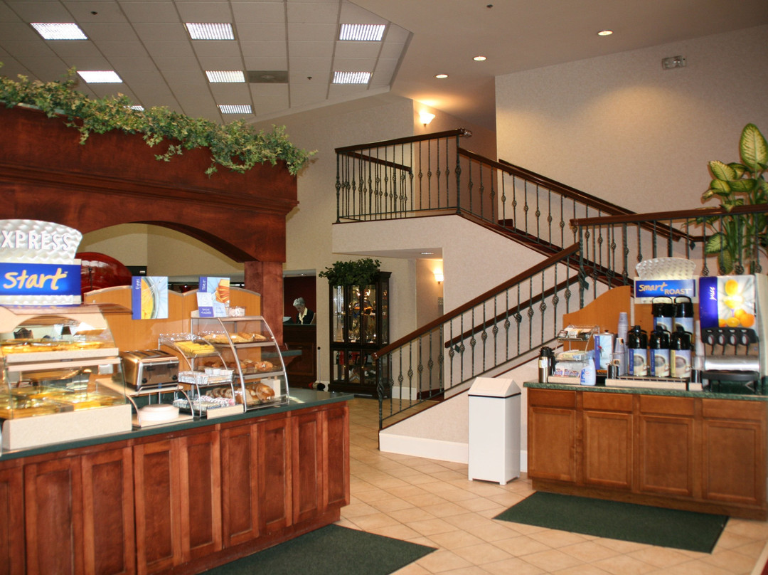 Holiday Inn Express & Suites Corinth by IHG主图