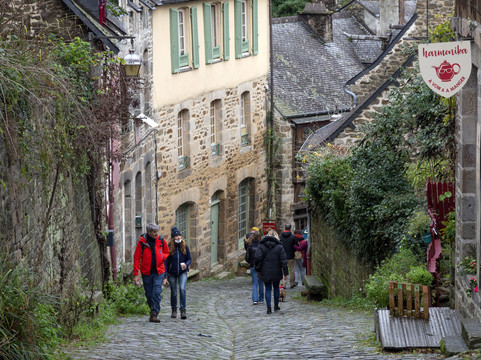 La Rue Du Petit Fort