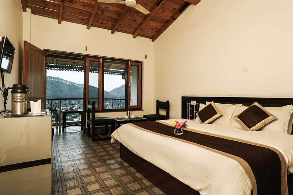 蓝宝石酒店主图