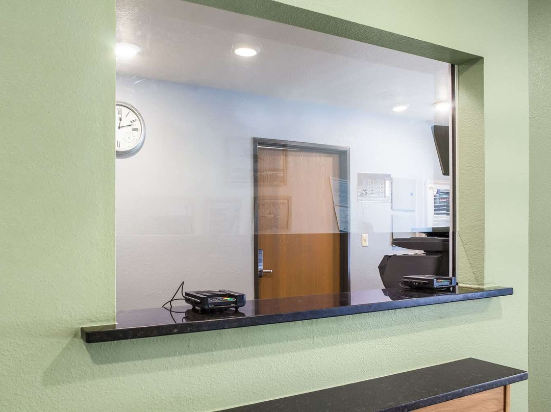 WoodSpring Suites Houston La Porte主图